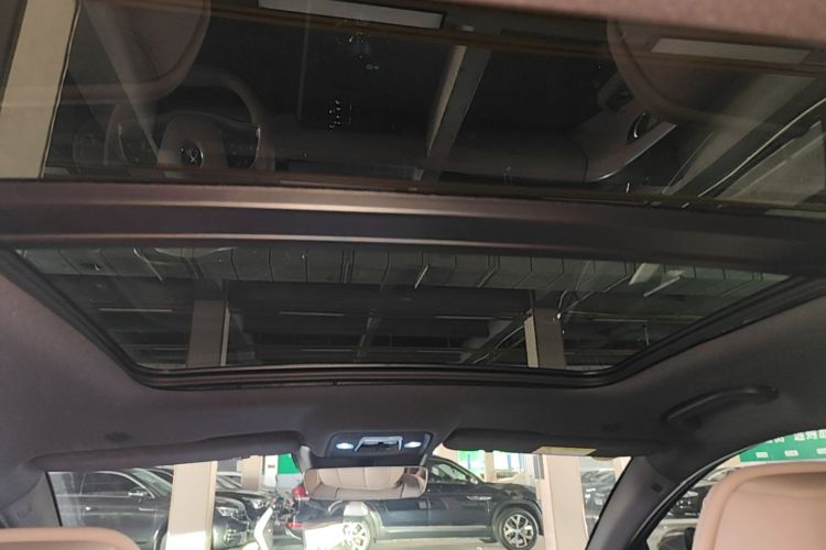BYD Han 2025 car image #18