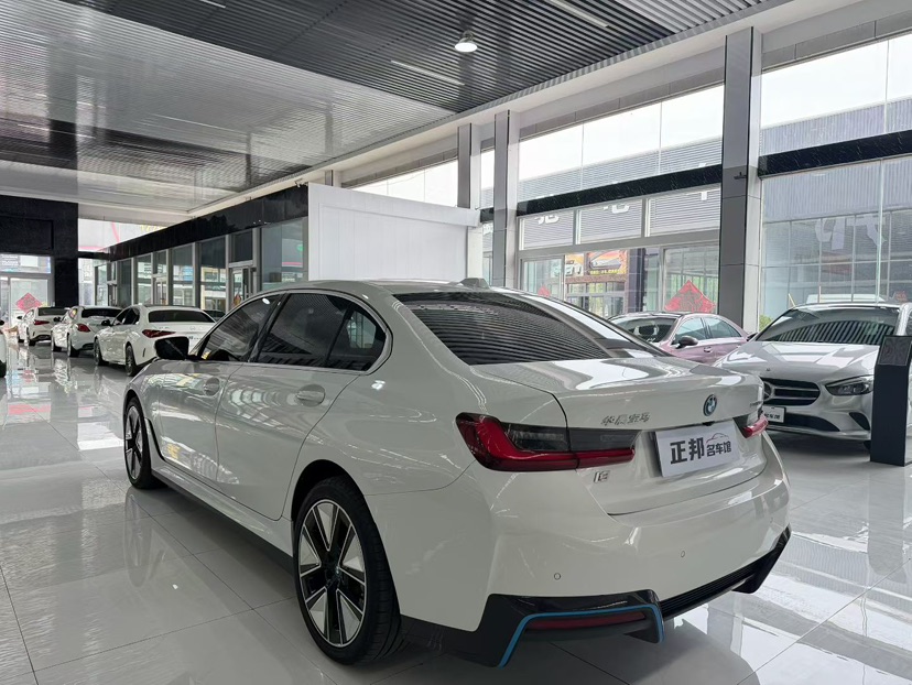 BMW i3 2025 car image #5