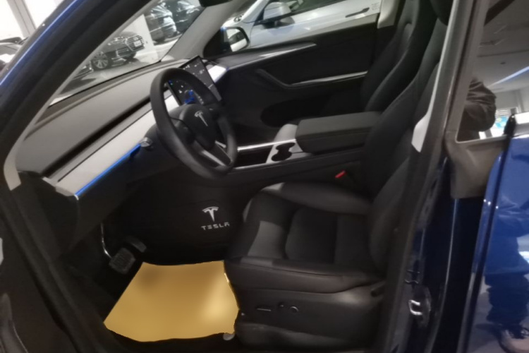 Tesla Model Y 2023 #15 Tesla Model Y 2023 car image #15