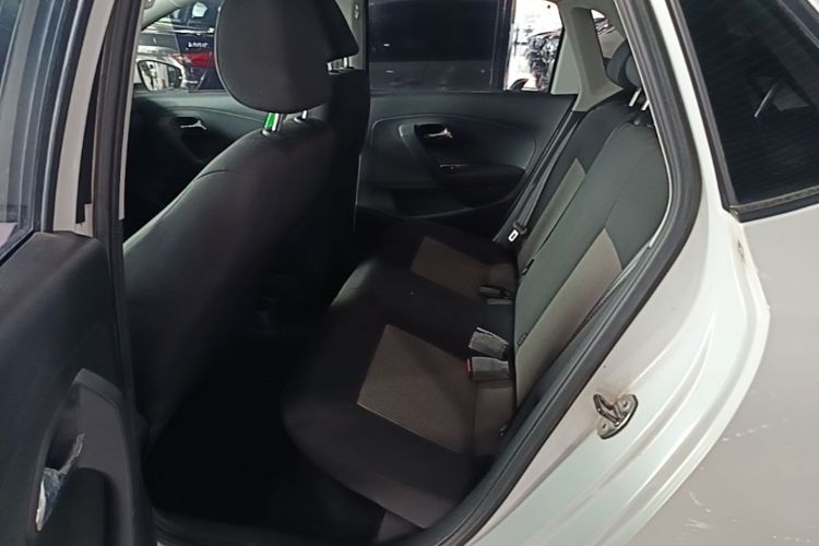 Volkswagen Polo 2019 car image #17