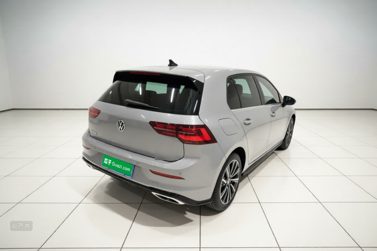 Volkswagen Golf 2023 car image #7