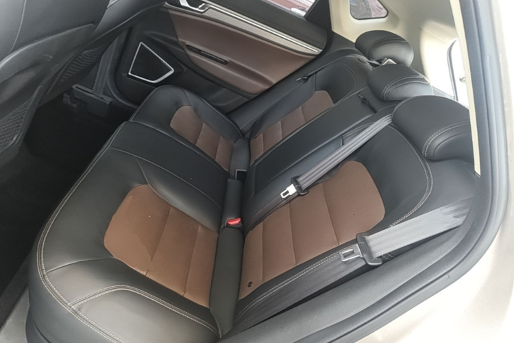 GEELY Emgrand GS 2017 #17 GEELY Emgrand GS 2017 car image #17