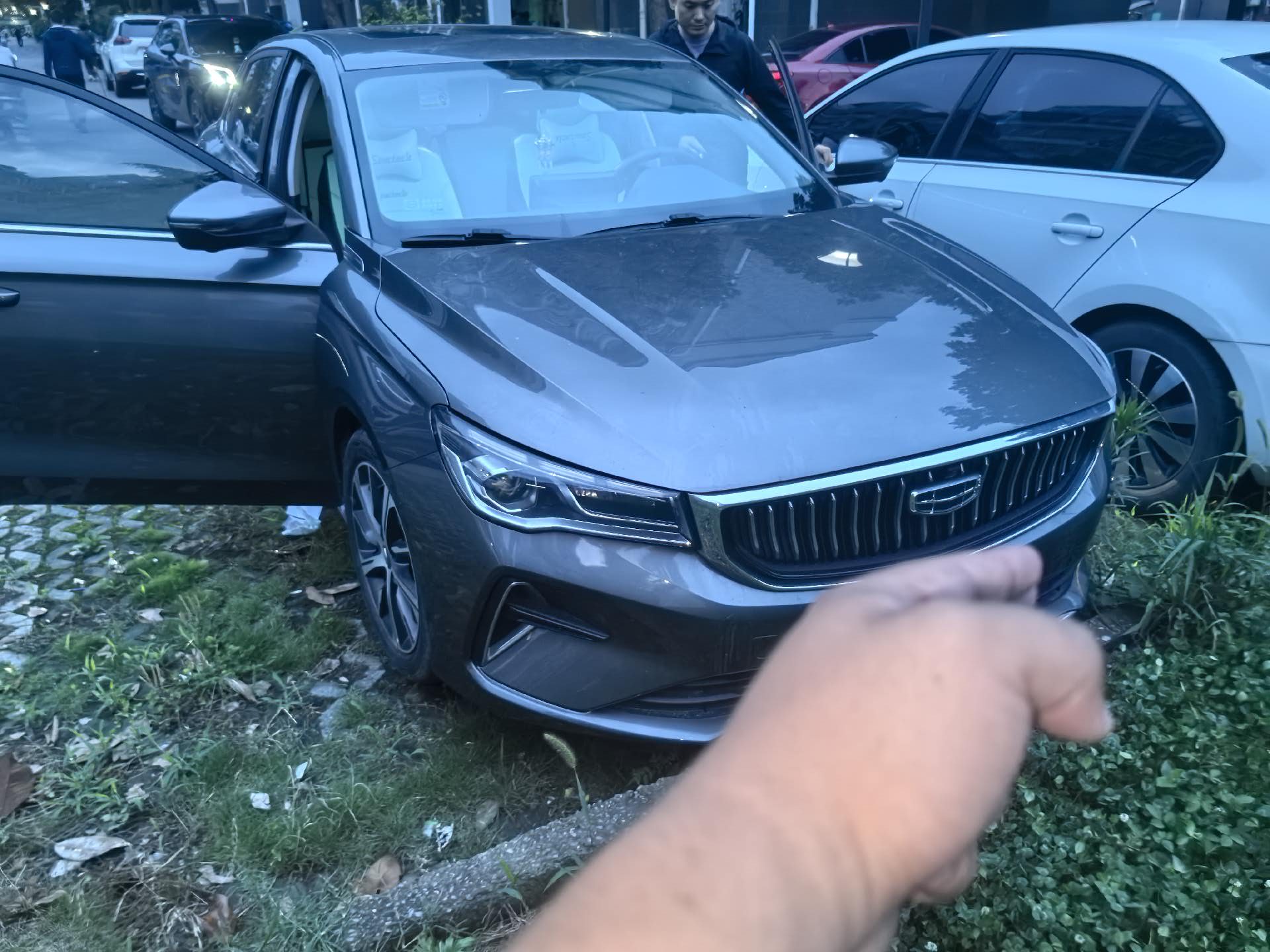 GEELY Emgrand L 2021 car image #3