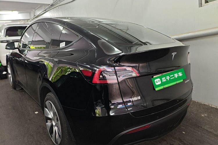 Tesla Model Y 2022 car image #5