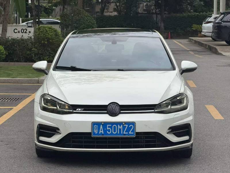 Volkswagen Golf 2018 car image 