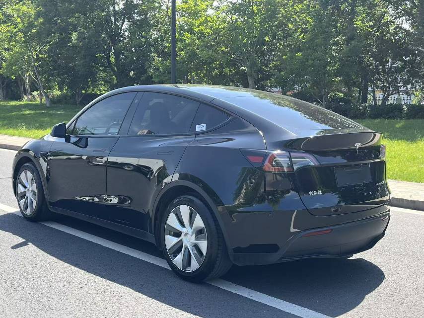 Tesla Model Y 2022 #9 Tesla Model Y 2022 car image #9