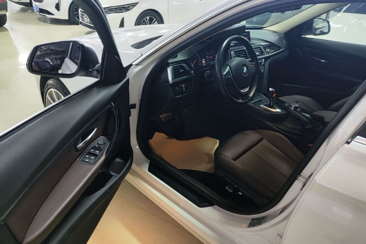 BMW 3 Series 2019 #12 BMW 3 Series 2019 car image #12