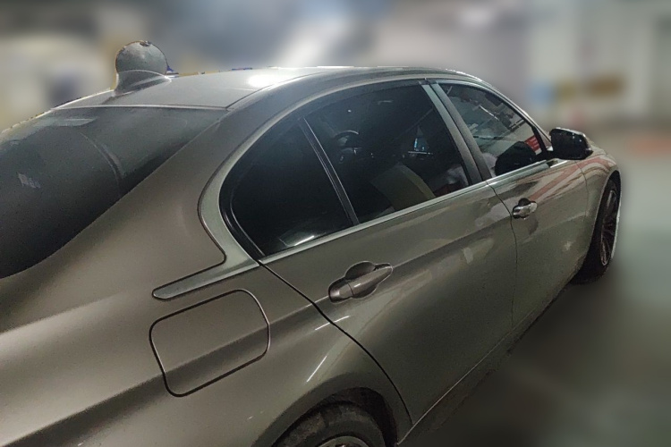 BMW 3 Series 2018 car image #5