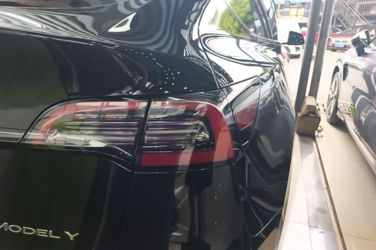 Tesla Model Y 2023 #8 Tesla Model Y 2023 car image #8