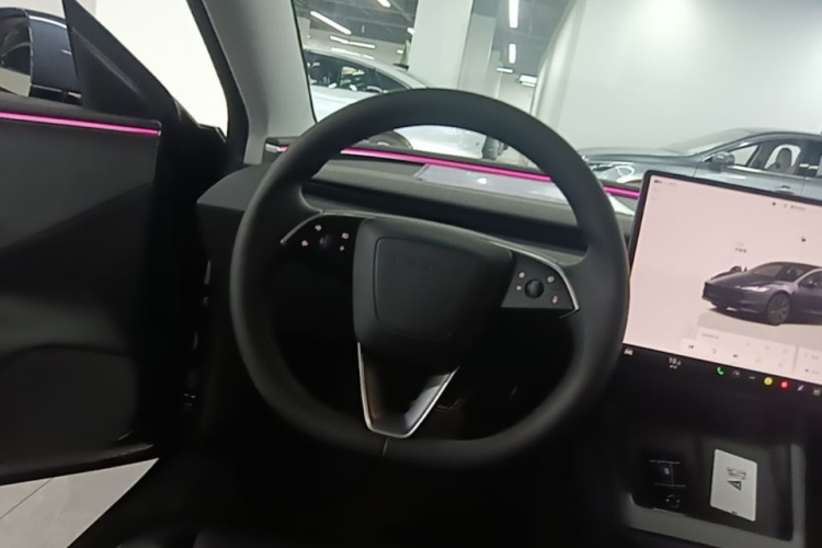 Tesla Model 3 2024 car image #11