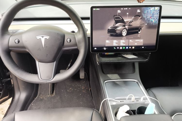Tesla Model Y 2023 #7 Tesla Model Y 2023 car image #7