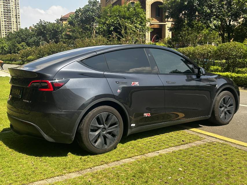 Tesla Model Y 2024 #9 Tesla Model Y 2024 immagine di auto #9