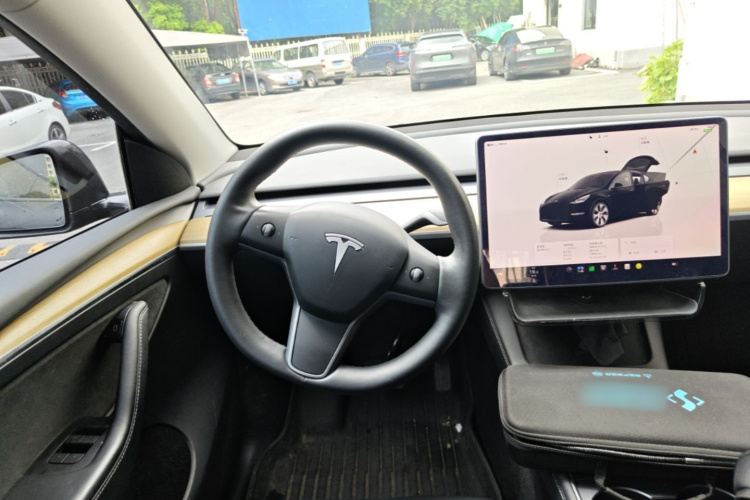 Tesla Model Y 2022 #11 Tesla Model Y 2022 car image #11