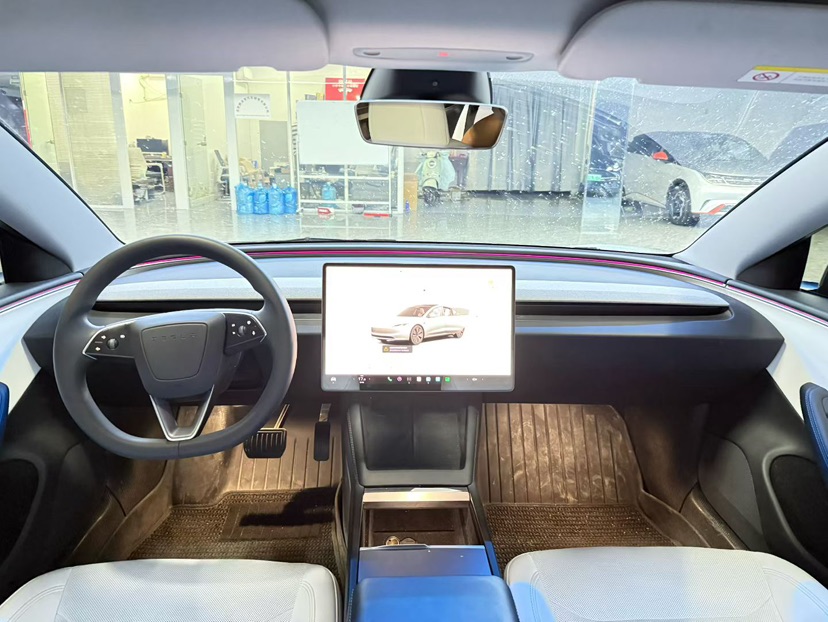 Tesla Model 3 2024 car image #5