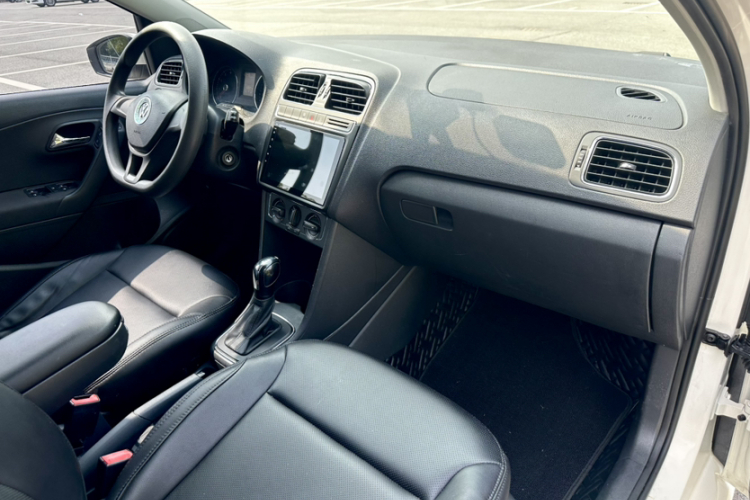 Volkswagen Polo 2015 #29 Volkswagen Polo 2015 car image #29