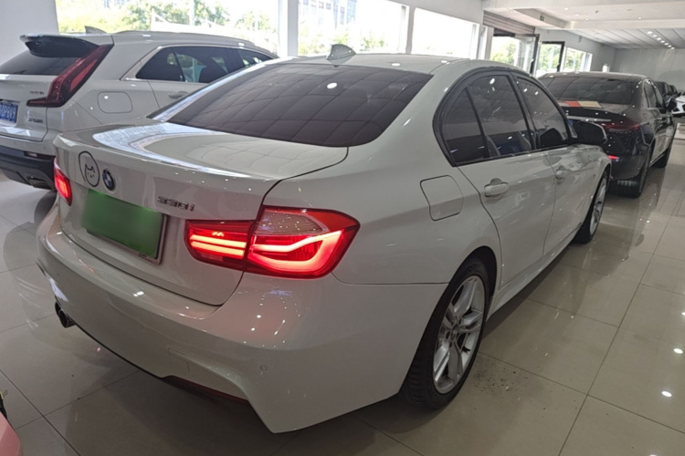 BMW 3 Series 2018 car image #7