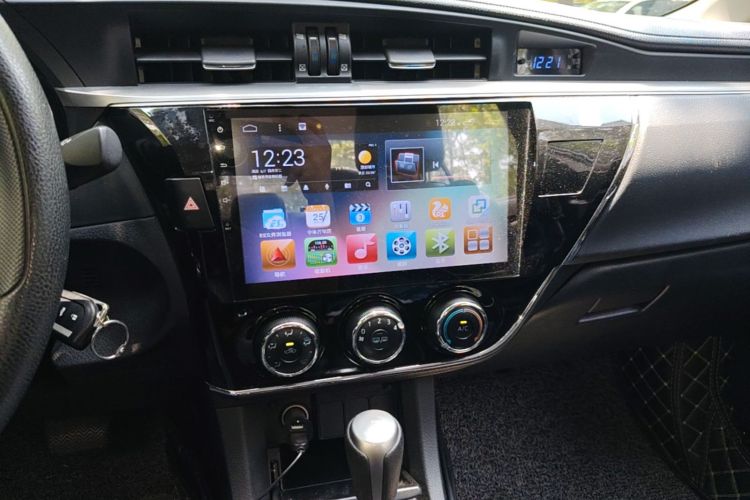 Toyota Corolla 2017 #15 Toyota Corolla 2017 car image #15
