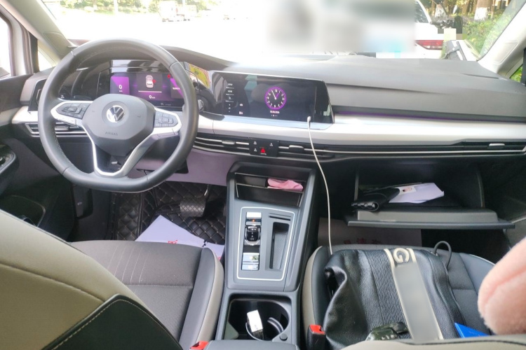 Volkswagen Golf 2022 car image #7