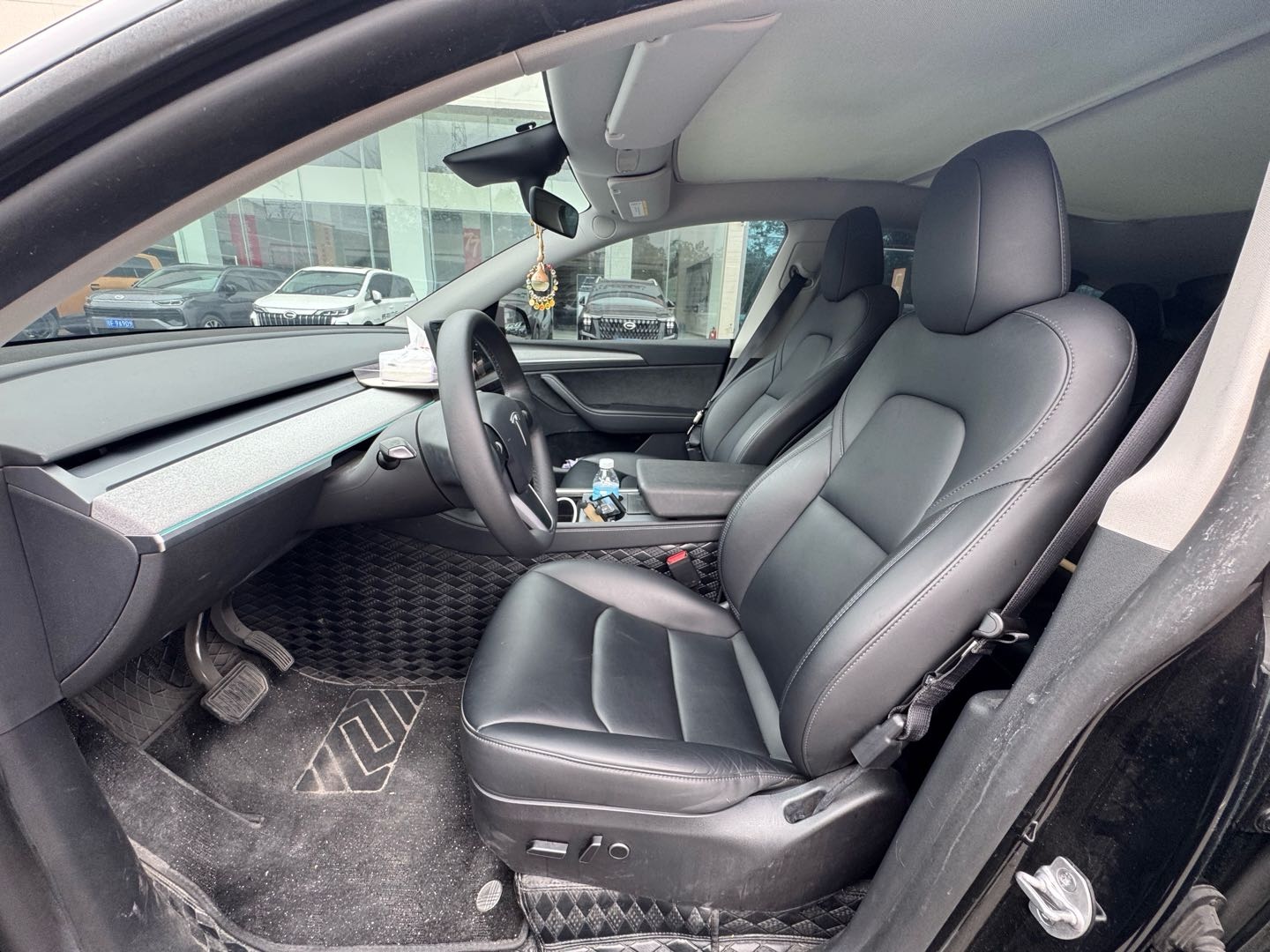 Tesla Model Y 2023 immagine di auto #6