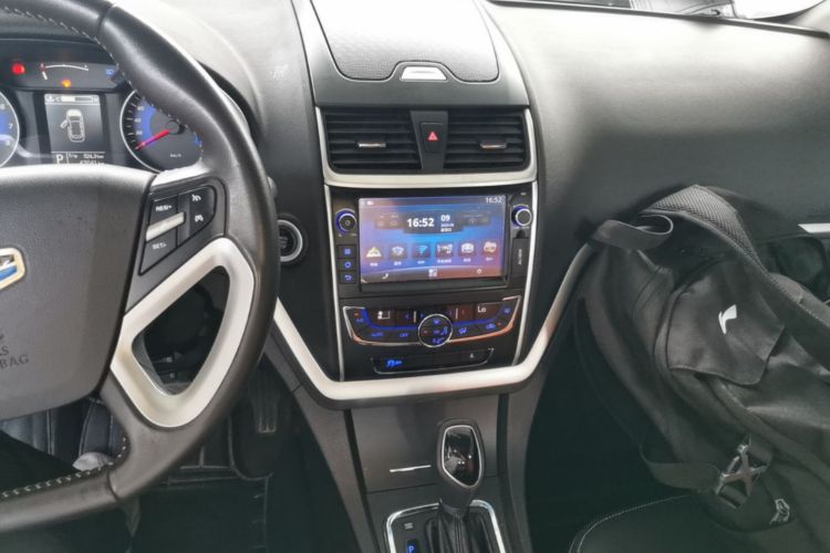 GEELY Emgrand 2016 #13 GEELY Emgrand 2016 car image #13