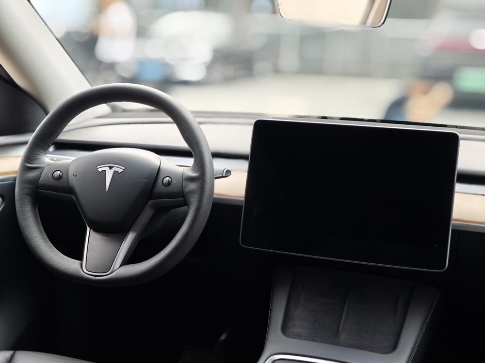 Tesla Model Y 2021 #12 Tesla Model Y 2021 car image #12