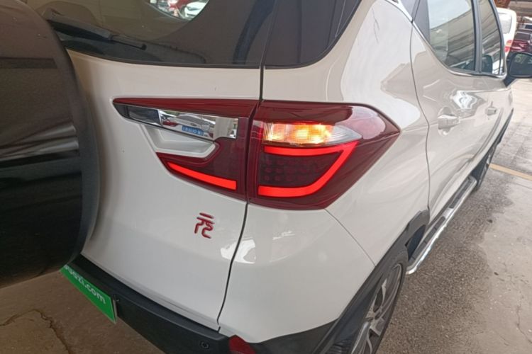 BYD Yuan 2017 #8 BYD Yuan 2017 car image #8