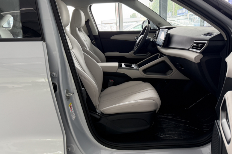 BYD YuanUP 2025 car image #13