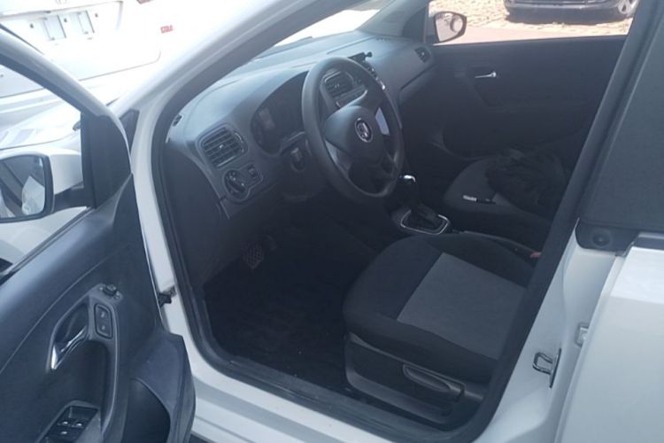 Volkswagen Polo 2019 car image #18