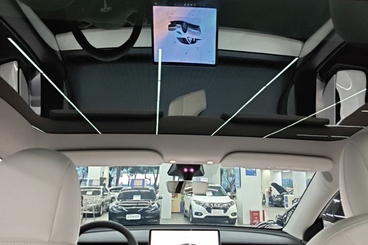 Tesla Model Y 2021 #18 Tesla Model Y 2021 car image #18