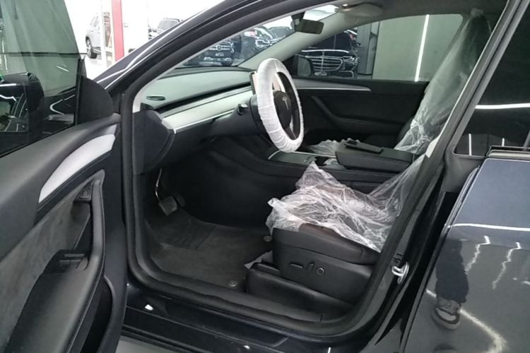 Tesla Model Y 2024 #16 Tesla Model Y 2024 car image #16