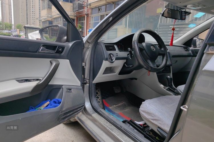 Skoda Rapid 2016 car image #18