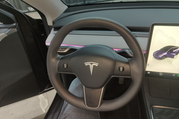 Tesla Model Y 2024 #15 Tesla Model Y 2024 car image #15