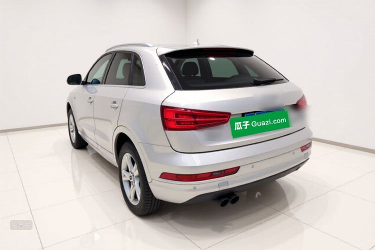 Audi Q3 2018 car image #5