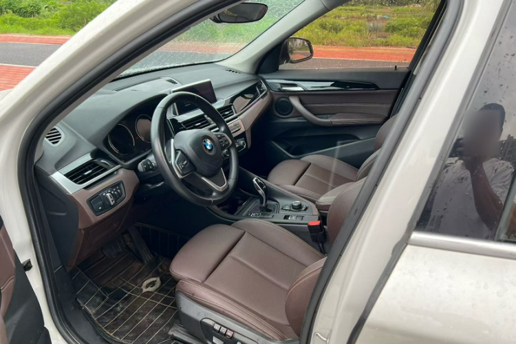 BMW X1 2020 imagen de coche #8