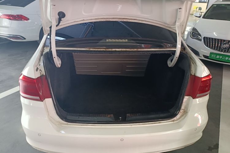 Volkswagen Santana 2016 car image #19