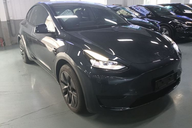 Tesla Model Y 2024 #4 Tesla Model Y 2024 car image #4