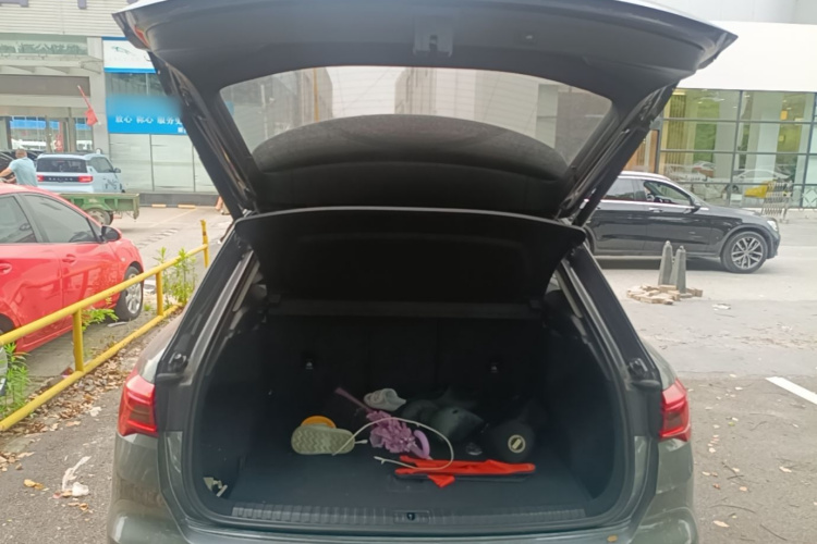 Audi Q3 2019 car image #19