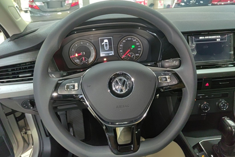 Volkswagen Lavida 2019 #11 Volkswagen Lavida 2019 car image #11
