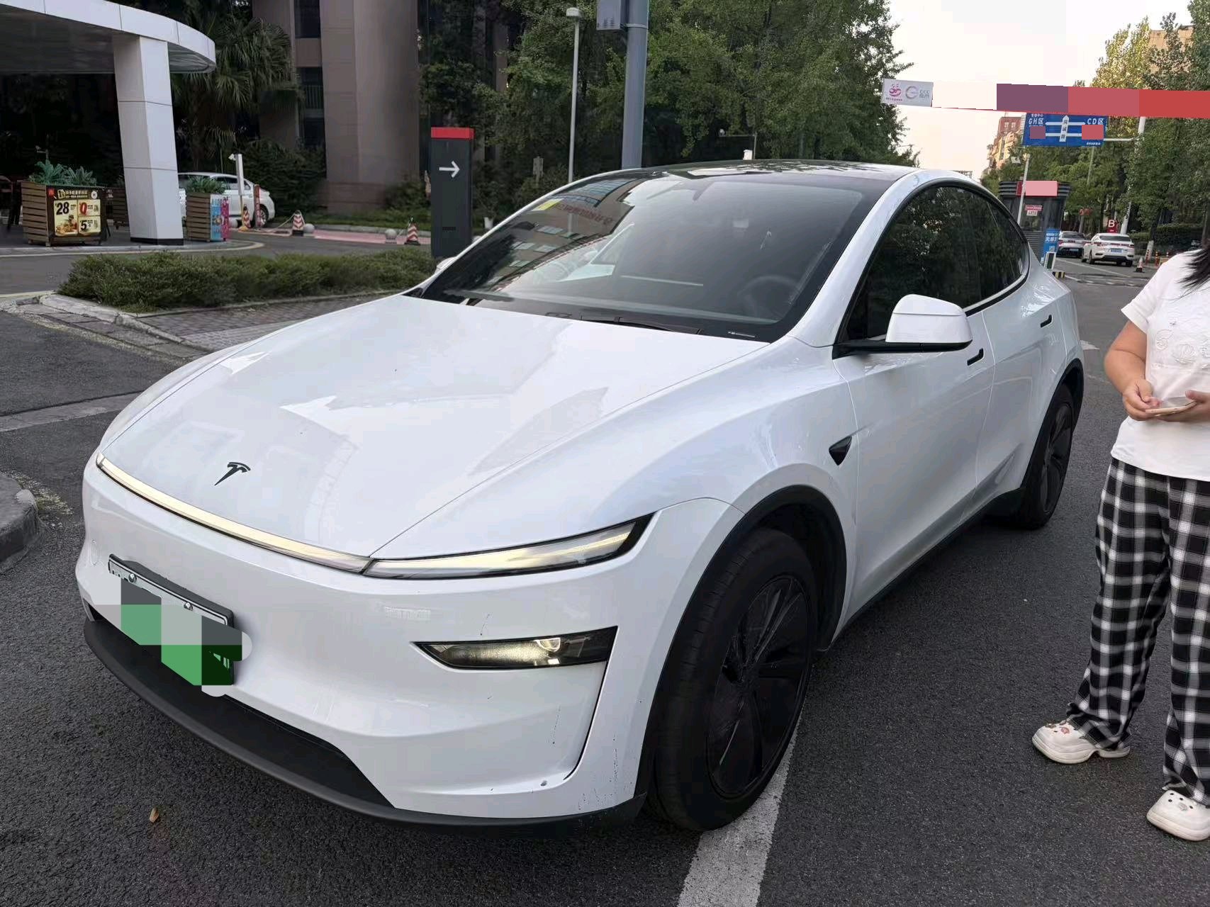Tesla Model Y 2026 Tesla Model Y 2026 car image