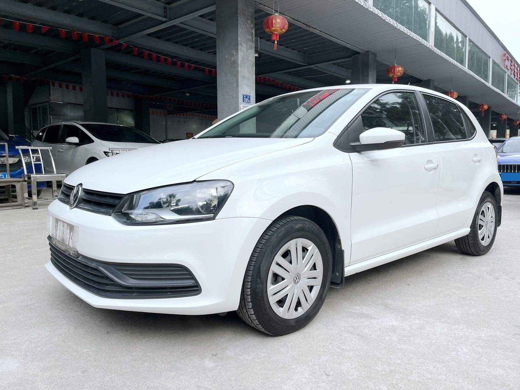 Volkswagen Polo 2017 car image 