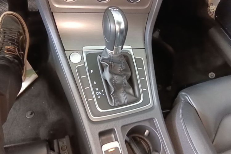 Volkswagen Golf 2016 car image #14