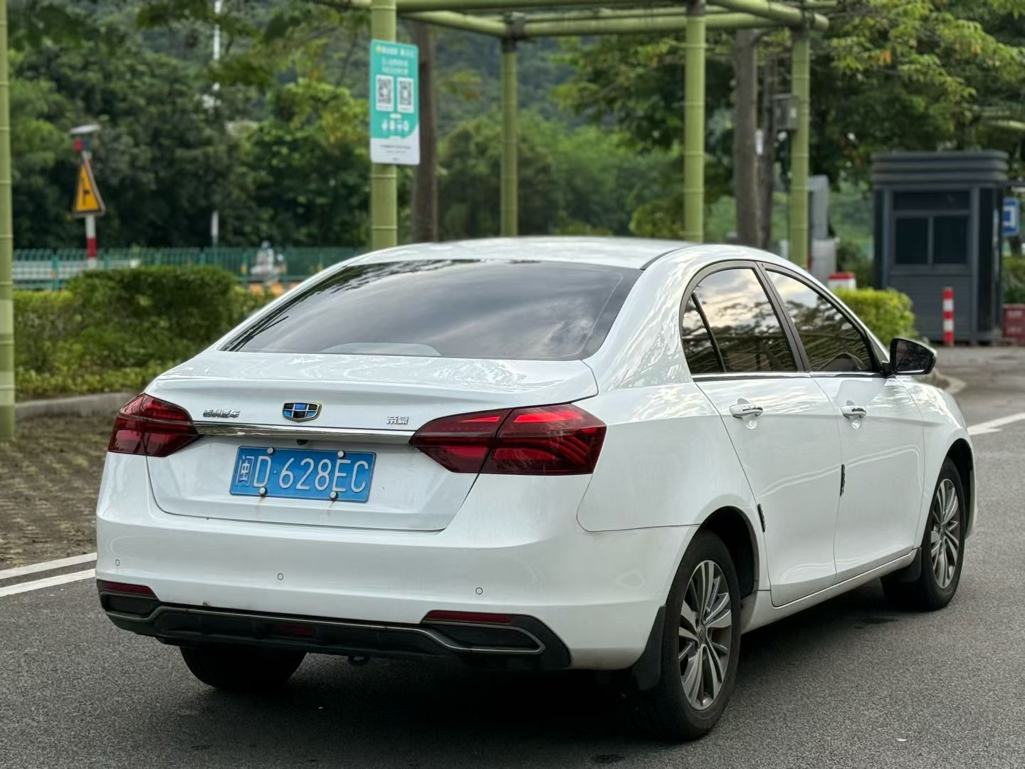 GEELY Emgrand 2018 #5 GEELY Emgrand 2018 car image #5