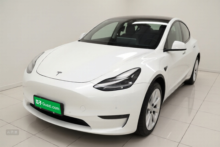 Tesla Model Y 2022 car image #2