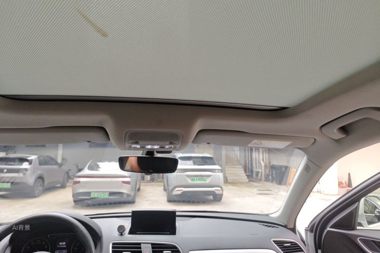 Audi Q3 2019 car image #20