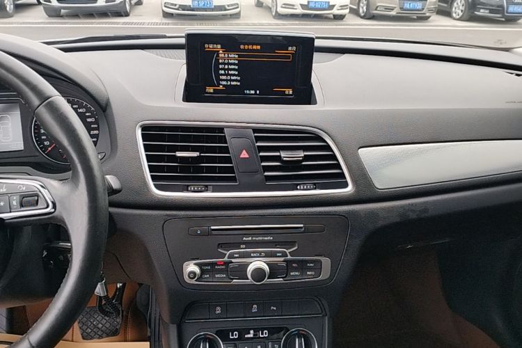 Audi Q3 2016 #13 Audi Q3 2016 car image #13