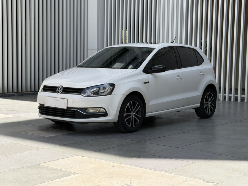 Volkswagen Polo 2014 car image #3