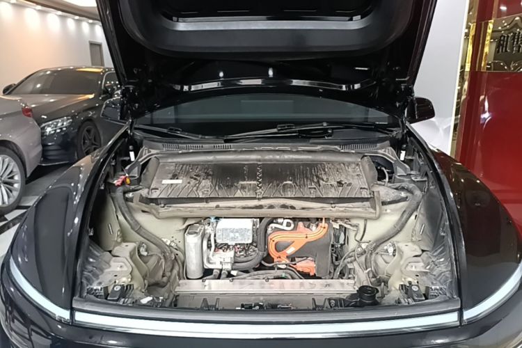 Tesla Model Y 2025 #20 Tesla Model Y 2025 car image #20