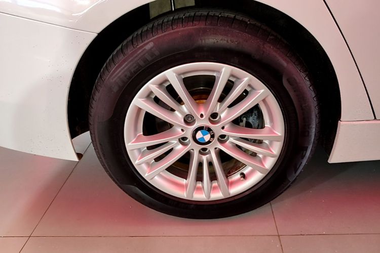 BMW 3 Series 2015 صورة سيارة #10