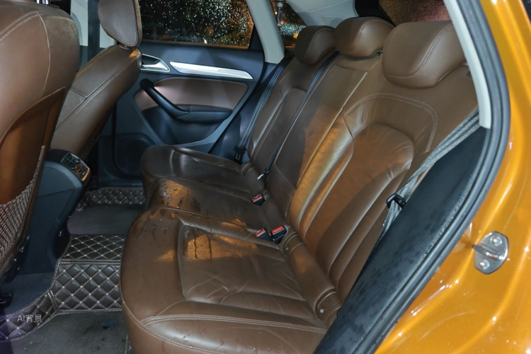 Audi Q3 2016 car image #19