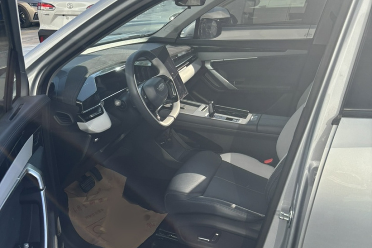 GEELY Boyue L 2025 immagine di auto #5